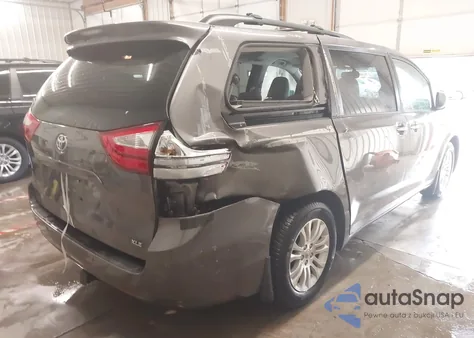 2017 Toyota Sienna Xle 8 Passenger z USA, uszkodzony, nr VIN 5TDYZ3DCXHS800425